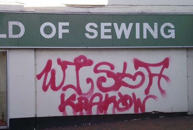 Dwóch Polaków aresztowanych za robienie graffiti polskich klubów piłkarskich