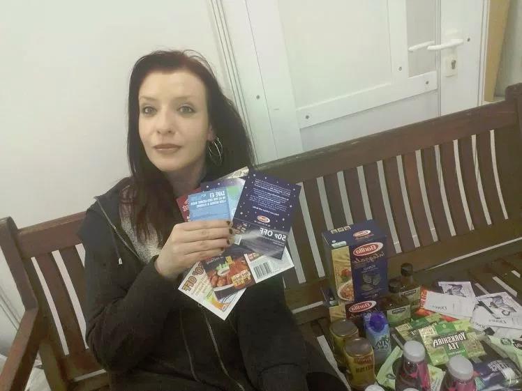 Zwolniła się z pracy i żyje z promocji sklepowych – 40-latka zdradza sekrety na oszczędne zakupy