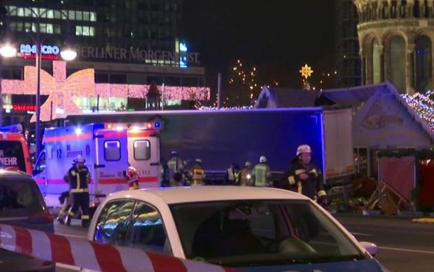Polska ciężarówka wjechała w tłum w Berlinie. Sprawca zatrzymany
