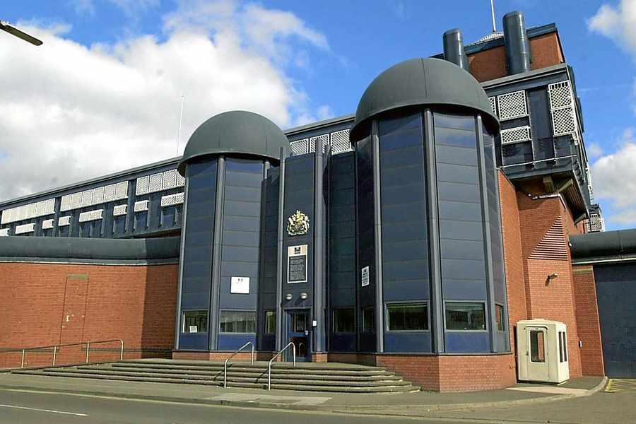 Dwóch więźniów z Winson Green wysmarowało się odchodami, by uniknąć przeniesienia