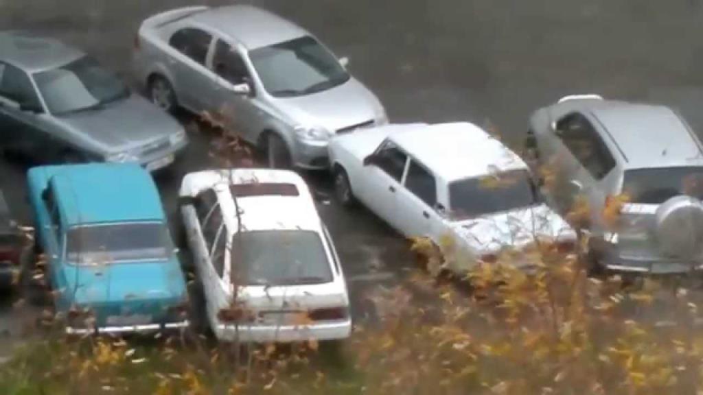 Co można zrobić jeśli ktoś notorycznie parkuje przed twoim domem blokując ci drogę?