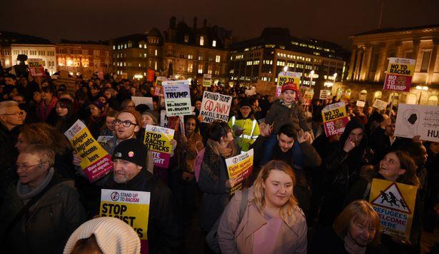W Birmingham odbył się protest przeciwko zakazowi nałożonemu na muzułmanów przez Trumpa