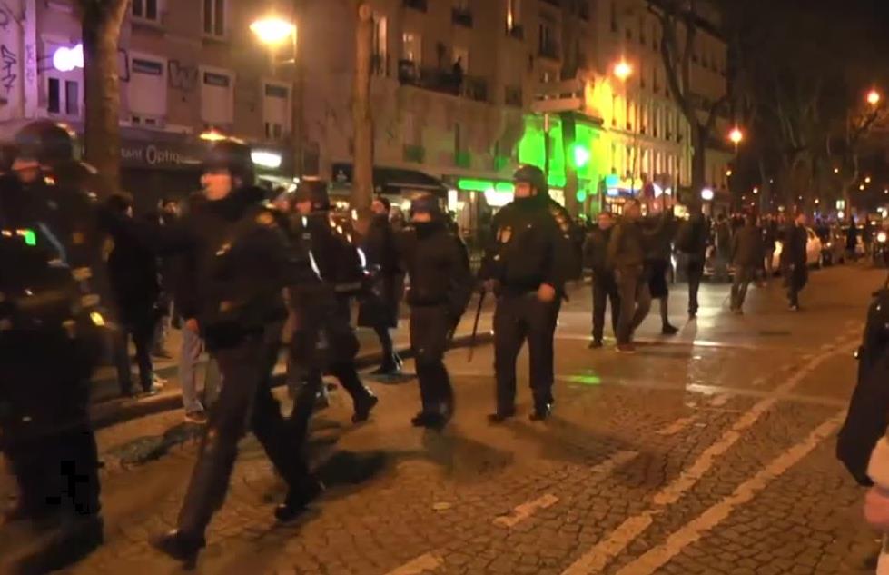 Kolejna noc zamieszek na przedmieściach Paryża