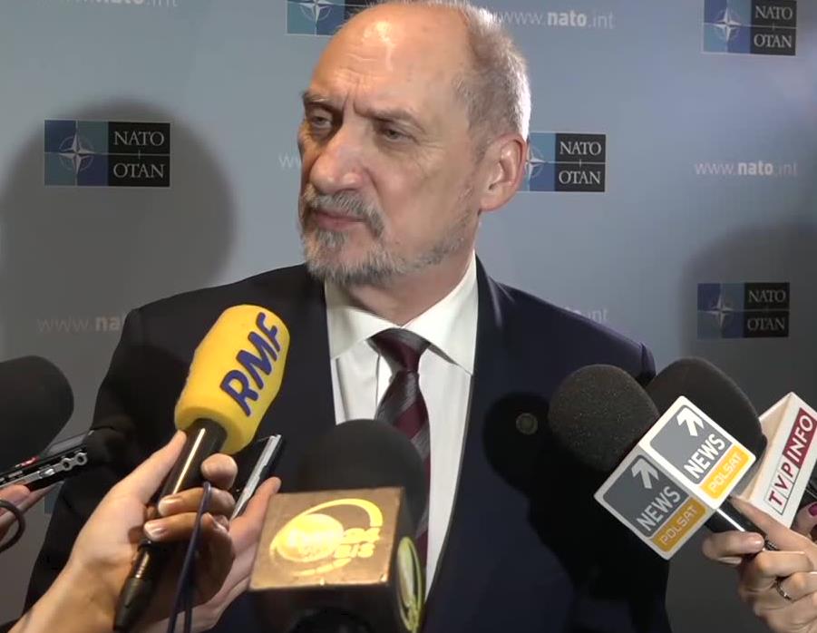 Szef MON: Najwyższy czas, by NATO włączyło się w wyjaśnianie katastrofy smoleńskiej