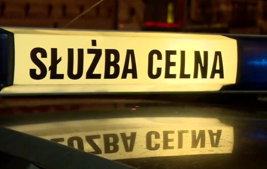 13 nielegalnych imigrantów w ciężarówce na tureckich numerach