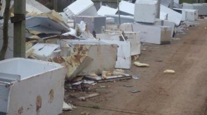 Ponad sto lodówek porzuconych na ulicy w Kings Norton