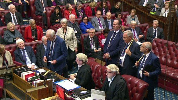 Druga porażka rządu w Izbie Lordów – finalne warunki Brexitu muszą zostać poddane głosowaniu