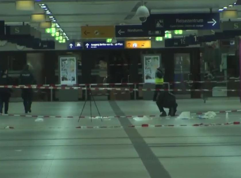 Atak na dworcu w Duesseldorfie. Napastnik ranił 7 osób