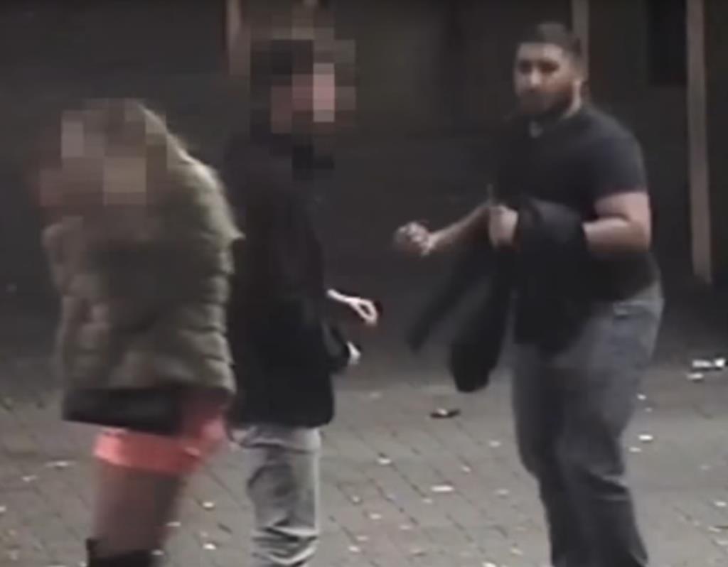 Polka zaatakowana przez rasistów – trafiła do szpitala ze złamanym nosem i kością policzkową