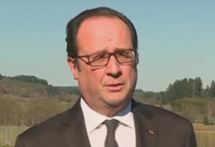 Hollande po incydentach w Paryżu i Grasse przedłużył stan wyjątkowy do 15 lipca