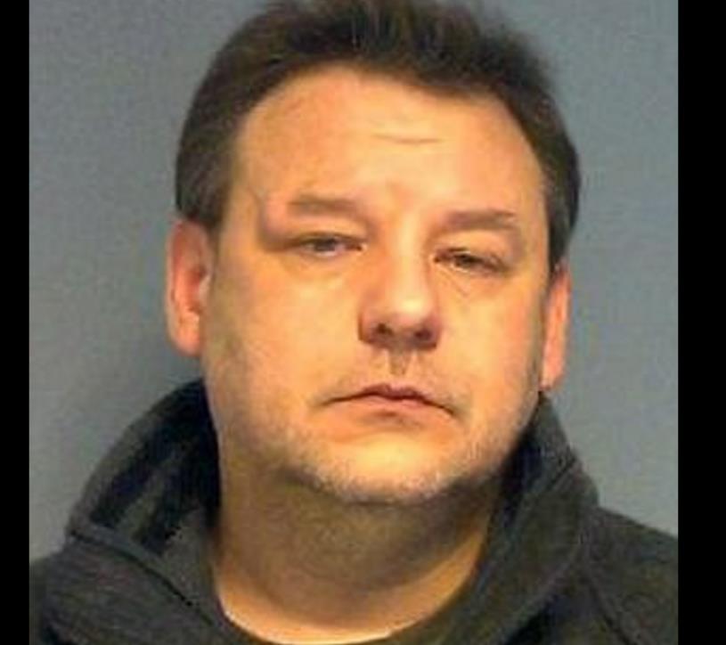 Polak doprowadził do śmiertelnego wypadku na A34, bo bawił się swoim telefonem komórkowym