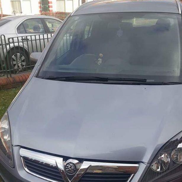 'English people only' – samochód na sprzedaż tylko dla Anglików