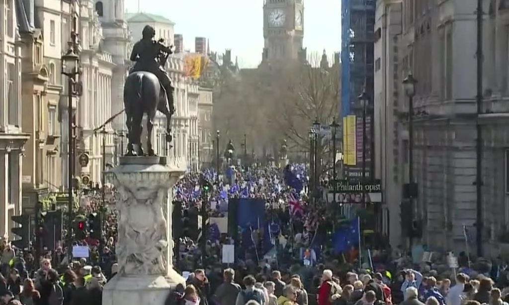 Tysiące ludzi demonstrowało w Londynie przeciw Brexitowi