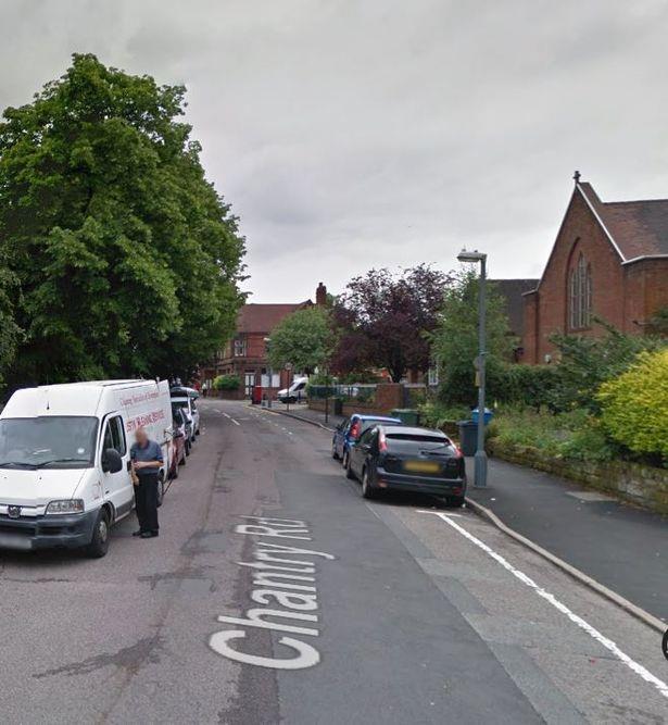 Zaatakowali kobietę i ukradli jej samochód - policja poszukuje sprawców