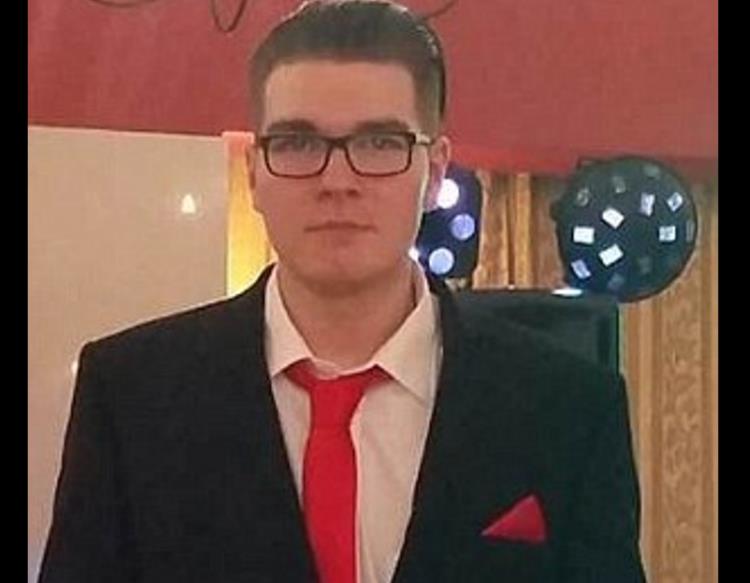 Polak rzucił się z mostu nad M4, bo wstydził się wyznać rodzinie, że ma problemy z policją