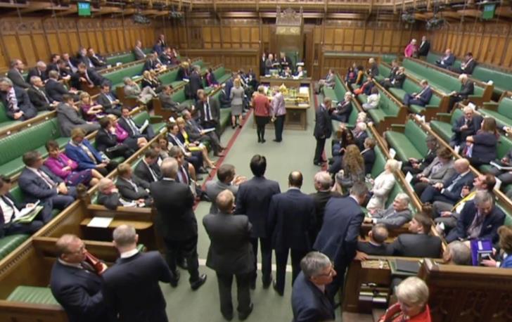 Parlament zagłosował za przedterminowymi wyborami