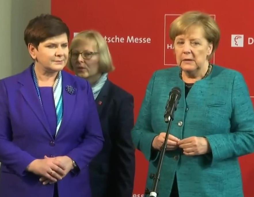 Szydło i Merkel otworzyły polskie stanowisko na targach w Hanowerze