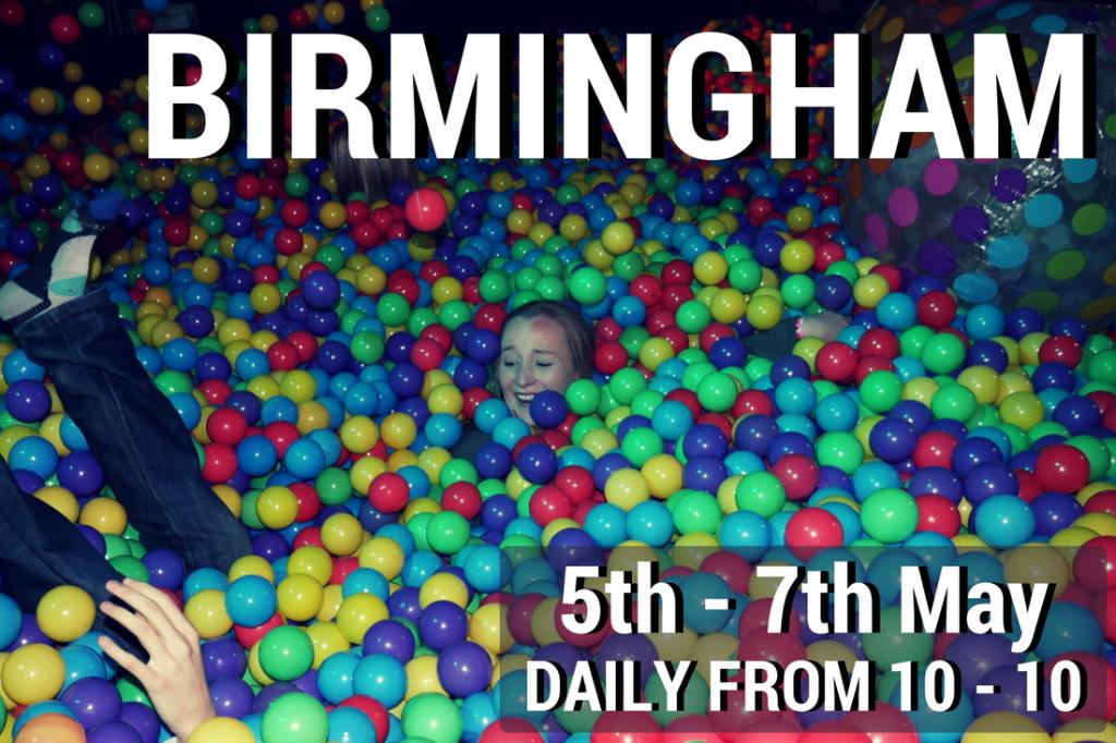 Ogromny basen z kulkami dla dorosłych