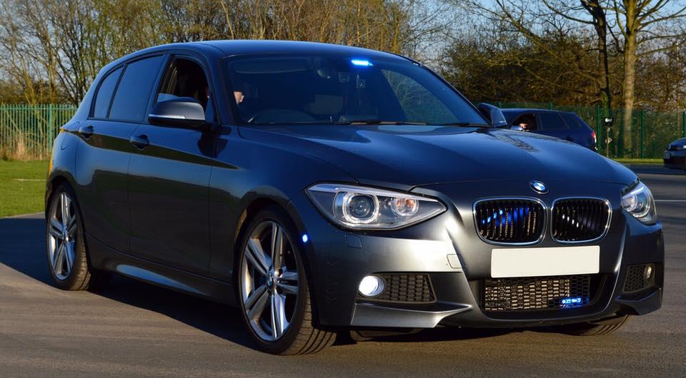 Jeżdżą nieoznakowanym, policyjnym BMW i podają się za policjantów w West Midlands