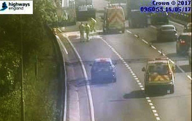 Poranne utrudnienia na autostradzie M6 – zderzenie pięciu samochodów