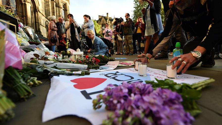 Minuta ciszy w hołdzie dla ofiar zamachu w Manchesterze