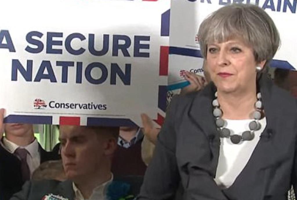 May zapowiada walkę z terroryzmem – będzie nawet łamać prawa człowieka