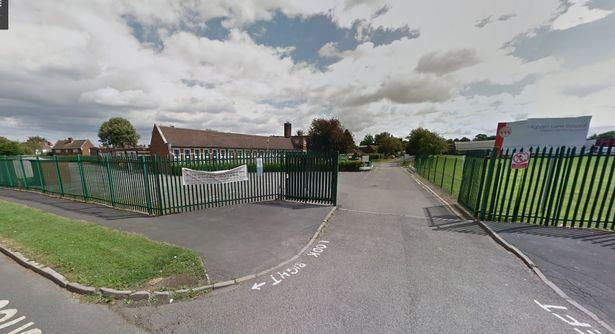 Nastolatek z bronią zatrzymany w szkole w Nuneaton