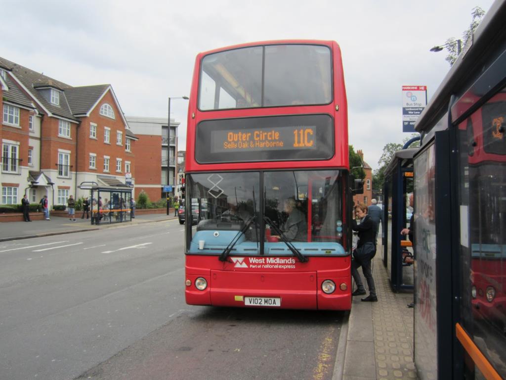 Mężczyzna groził nożem pasażerowi autobusu nr 11