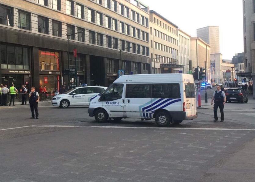 Atak na dworcu w Brukseli - zamachowiec nie żyje