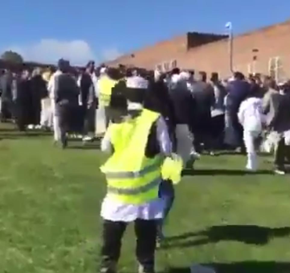 Samochód wjechał w grupę muzułmanów