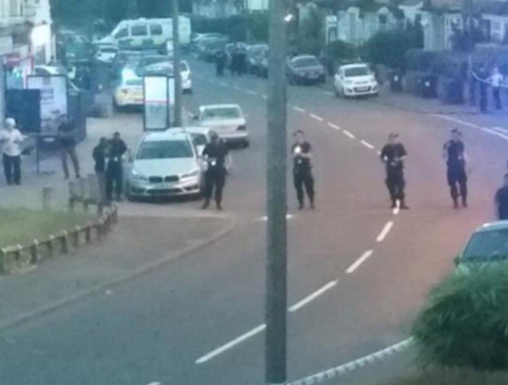 Policyjny kordon na Gravelly Lane w Erdington