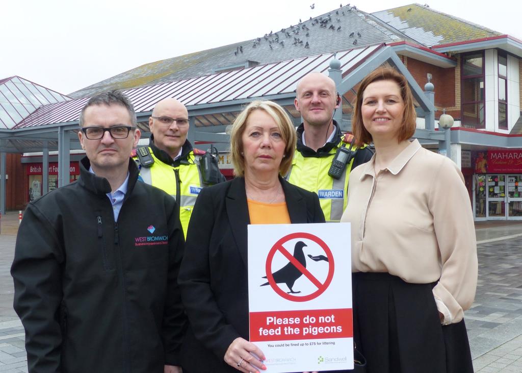 Zakaz dokarmiania gołębi w West Bromwich
