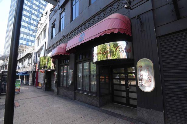 Jeden z lokali na Broad Street został ostrzelany z przejeżdżającego samochodu