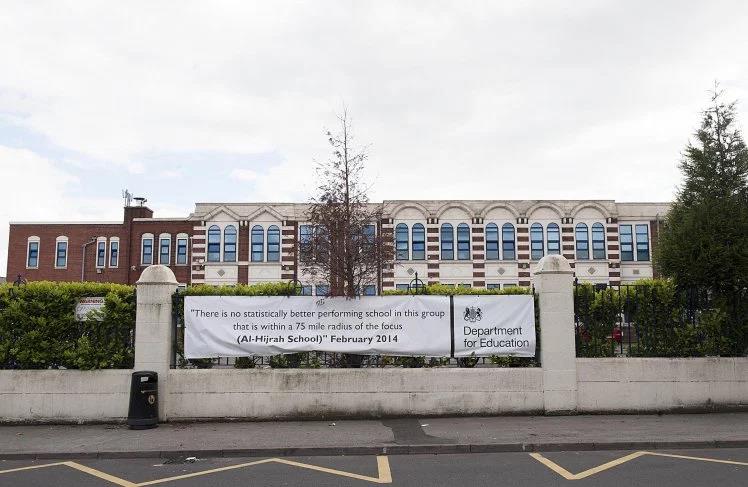 Rząd przejmie islamską szkołę, w której znaleziono książki promujące przemoc wobec kobiet