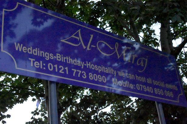 Zapadł się sufit sali bankietowej w Small Heath - w środku było 200 osób