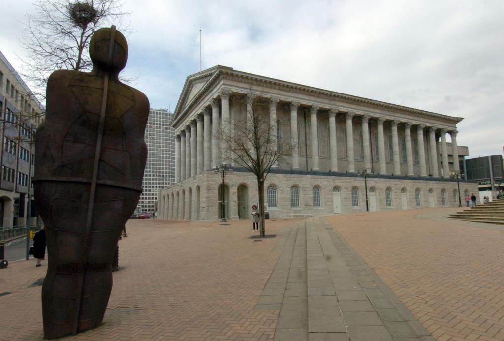 Pomnik Iron Man zostanie przeniesiony z Victoria Square