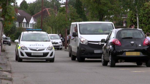 Policja patroluje drogi w pobliżu szkół, gdzie rodzice otrzymali zakaz parkowania