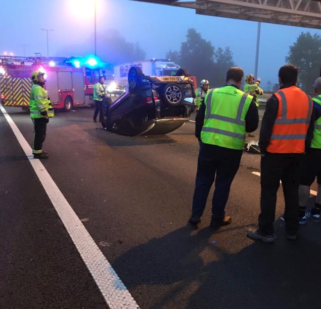 Wypadek na autostradzie M6 - kierowcy stoją w ogromnym korku