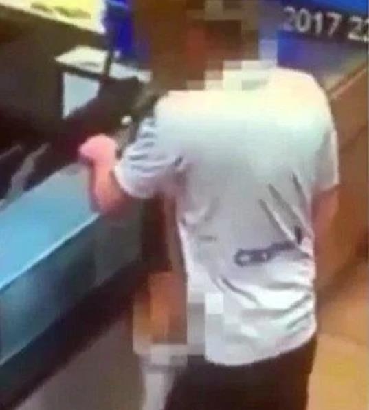 Para uprawiała seks w pizzerii w Scarborough na oczach ludzi