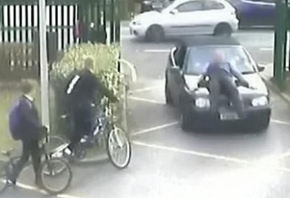 Staranował nauczyciela bo nie wpuścił go na szkolny parking