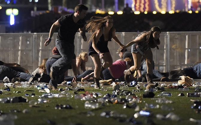 Strzały w Las Vegas. Doniesienia o ofiarach śmiertelnych, policja zamyka ulice