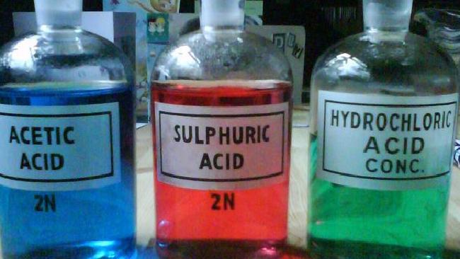 Już wkrótce posiadanie kwasu w miejscu publicznym będzie nielegalne