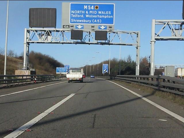 Od poniedziałku roboty drogowe na odcinku autostrady M54