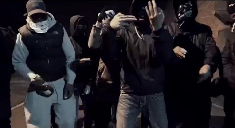 Dopuścił się trzech gwałtów na nieletnich, trzykrotnie wypuszczano go z aresztu za kaucją