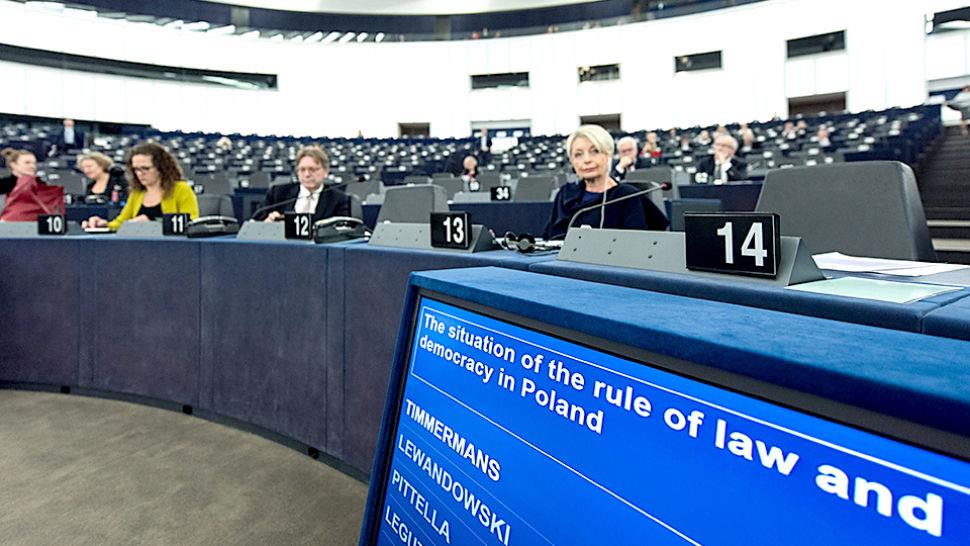 Parlament Europejski przyjął rezolucję w sprawie Polski