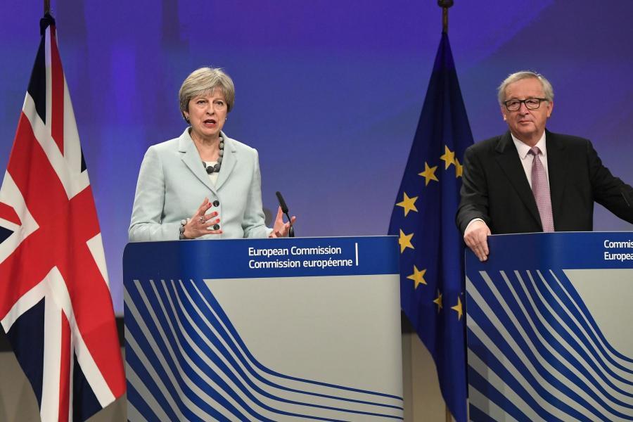 Piątkowe porozumienie ws. Brexitu daje gwarancje Polakom