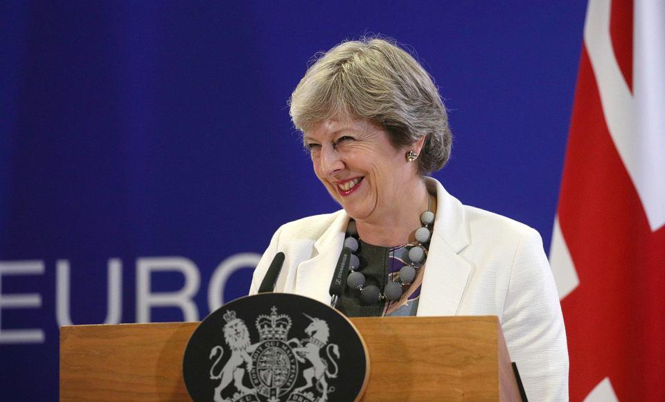 Parlament nie ufa Theresie May w sprawie Brexitu.