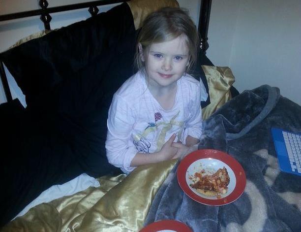 Ostatnie zdjęcie, ugodzonej nożem dziewczynki, opublikowano w Internecie godzinę przed jej śmiercią