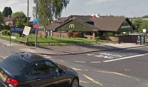 Napaść w Small Heath - nastolatek ugodzony nożem w pobliżu McDonald’s