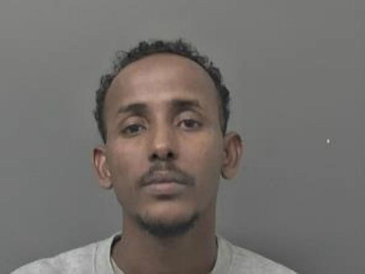 Gwałciciel powiedział ofierze, że nie może być dziewicą, ponieważ jest biała